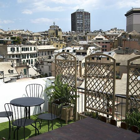 Отель Sky On The Roofs - Il Cielo Sui Tetti Генуя Экстерьер фото