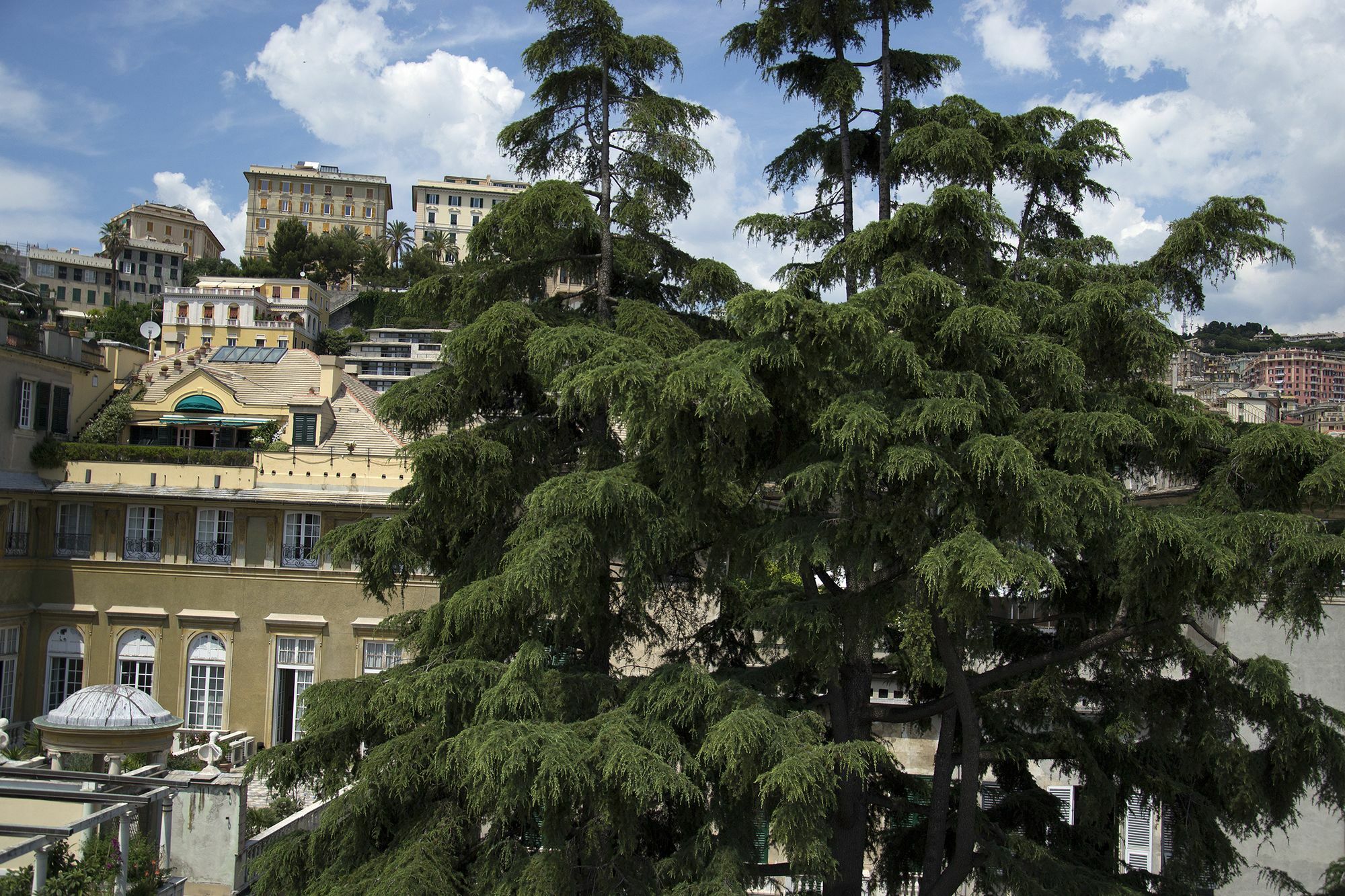 Отель Sky On The Roofs - Il Cielo Sui Tetti Генуя Экстерьер фото